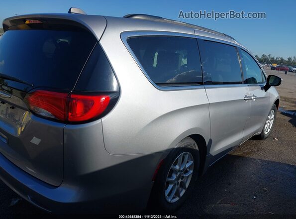 2C4RC1DG6MR525734 2021 CHRYSLER VOYAGER Silver Widok wnętrza z tyłu
