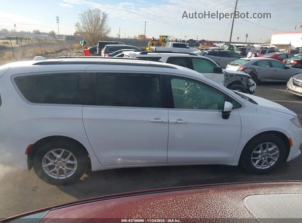 2C4RC1DG8LR265707 2020 CHRYSLER VOYAGER Белый Вид задней части салона