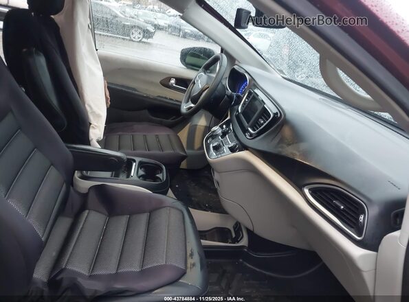 2C4RC1DG9LR157841 2020 CHRYSLER VOYAGER Maroon Front interior view
