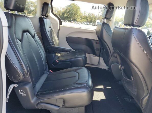 2C4RC1DG9LR262685 2020 CHRYSLER VOYAGER Black უკანა სალონის ხედი