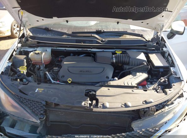 2C4RC1DG9MR543533 2021 CHRYSLER VOYAGER White უკანა ხედი