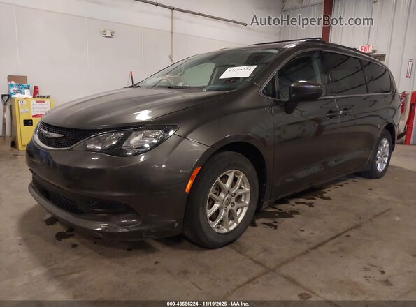 2C4RC1DGXMR513005 2021 CHRYSLER VOYAGER Серый Передняя левая четверть