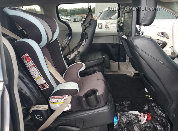 2C4RC1EG0LR159587 2020 CHRYSLER PACIFICA Gray Widok wnętrza z tyłu