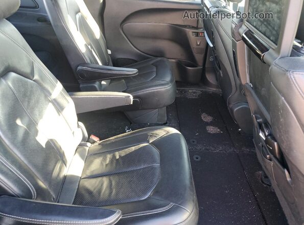 2C4RC1EG7LR232812 2020 CHRYSLER PACIFICA Black Rear interior view