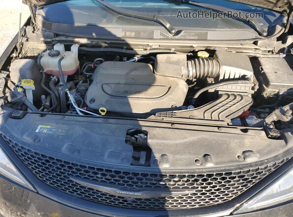 2C4RC1EG7LR232812 2020 CHRYSLER PACIFICA Black Engine compartment view