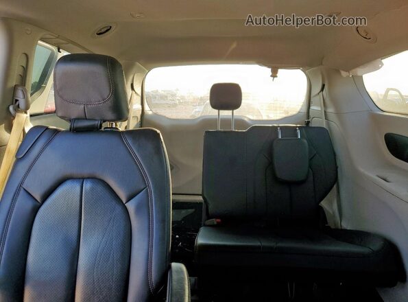 2C4RC1EG9LR173164 2020 CHRYSLER PACIFICA White Vista de los asientos traseros