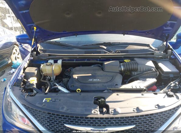 2C4RC1FG2JR227982 2018 CHRYSLER PACIFICA Blue 