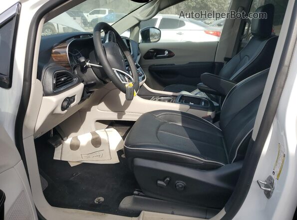2C4RC1GG4RR105070 2024 CHRYSLER PACIFICA Белый Вид салона спереди