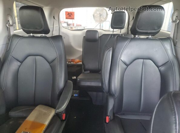 2C4RC1L71PR554337 2023 CHRYSLER PACIFICA Black Rear seats view