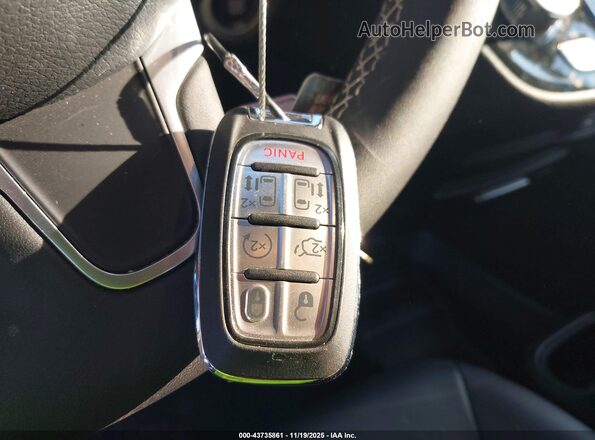 2C4RC1S7XSR572510 2025 CHRYSLER PACIFICA Серый Вид панели приборов