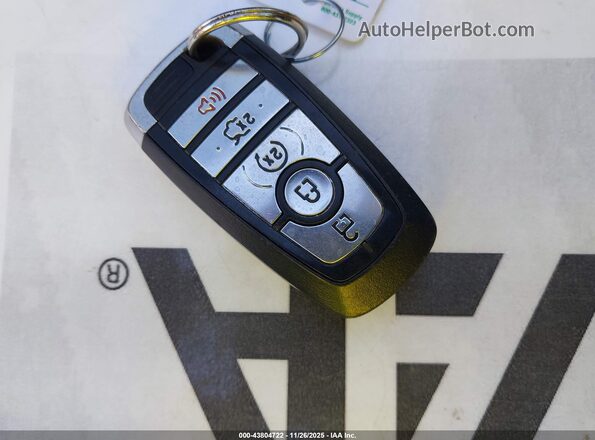2FMPK3K8XJBB81052 2018 FORD EDGE Gray Vista del salpicadero