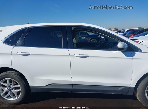 2FMPK4J98NBA32905 2022 FORD EDGE White Vista interior trasera
