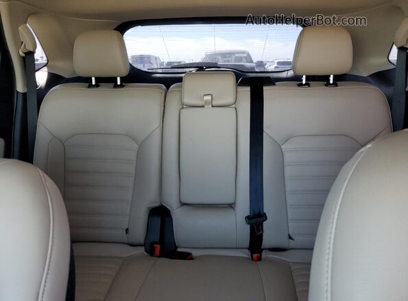 2FMPK4J98NBA63801 2022 FORD EDGE White Widok tylnych siedzeń