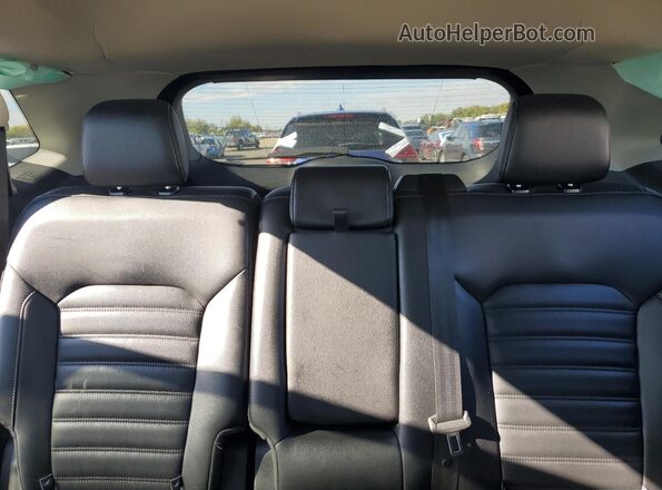 2FMPK4J99NBA88867 2022 FORD EDGE Silver Widok tylnych siedzeń