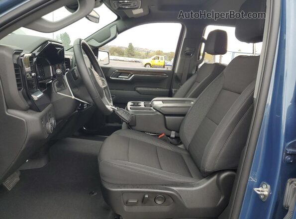 2GCPACED8R1176322 2024 CHEVROLET SILVERADO Синий Вид салона спереди