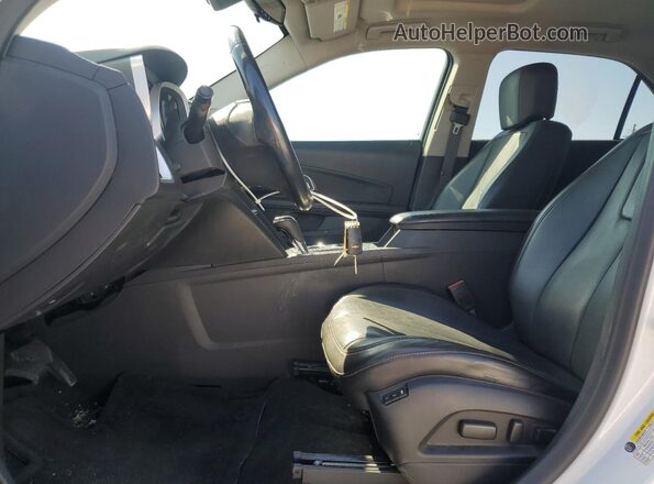 2GNALCEK3H6192032 2017 CHEVROLET EQUINOX White Вид салону спереду