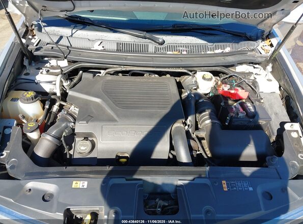 2LMHJ5AT0KBL01911 2019 LINCOLN MKT Silver Vista trasera