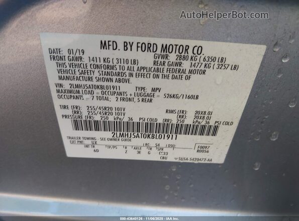 2LMHJ5AT0KBL01911 2019 LINCOLN MKT Silver Vista del compartimento del motor