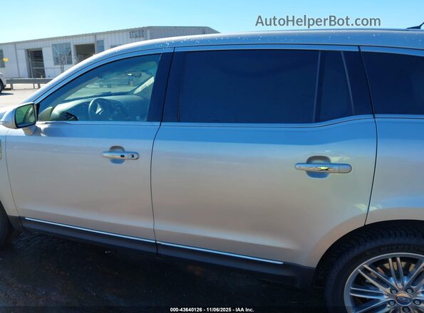 2LMHJ5AT0KBL01911 2019 LINCOLN MKT Silver Vista interior de 360 grados