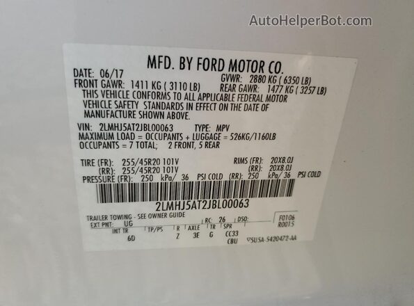 2LMHJ5AT2JBL00063 2018 LINCOLN MKT White 360 interior view