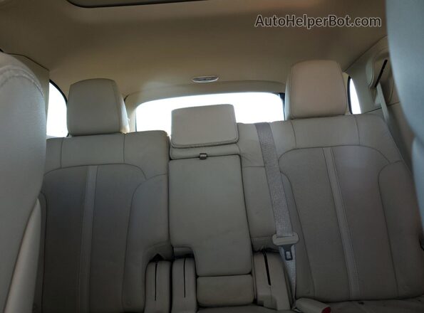 2LMHJ5AT2JBL00063 2018 LINCOLN MKT White Rear seats view