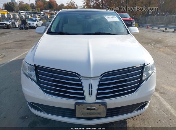 2LMHJ5AT2KBL00694 2019 LINCOLN MKT White Vista interior trasera