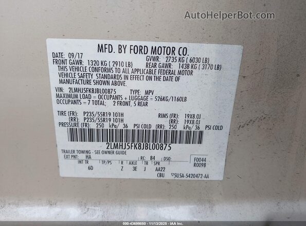 2LMHJ5FK8JBL00875 2018 LINCOLN MKT Cream Widok komory silnika