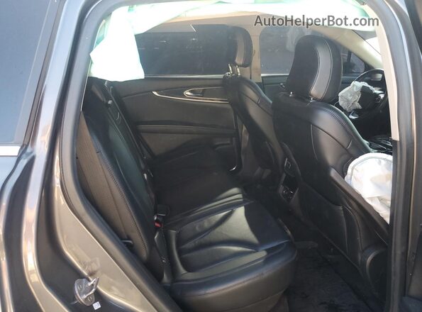 2LMPJ6J91MBL00503 2021 LINCOLN NAUTILUS Gray Vista interior trasera