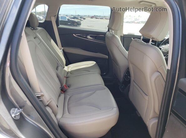 2LMPJ6J91NBL25824 2022 LINCOLN NAUTILUS Gray უკანა სავარძლების ხედი