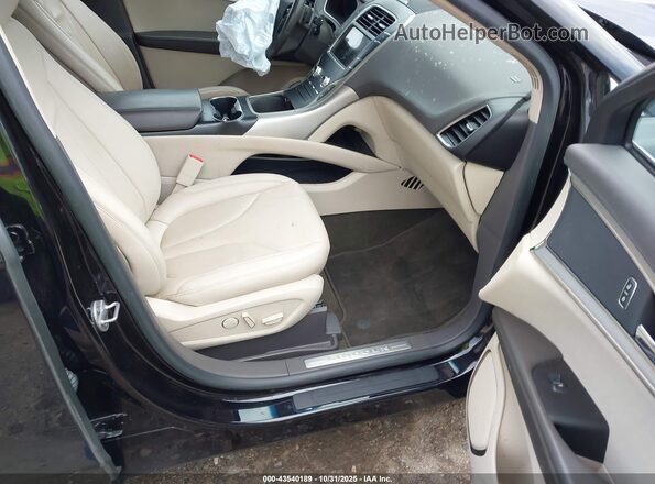2LMPJ8J95LBL11143 2020 LINCOLN NAUTILUS Black Вид салону спереду