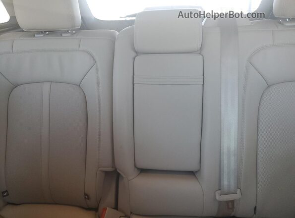 2LMPJ8KP0LBL02055 2020 LINCOLN NAUTILUS Red Rear seats view