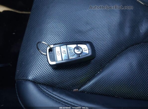 2LMPJ8KP1LBL29961 2020 LINCOLN NAUTILUS Черный Вид панели приборов