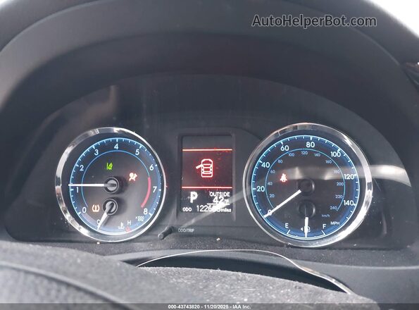 2T1BURHE9JC087177 2018 TOYOTA LL Blue Widok tylnych siedzeń