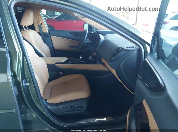 2T2AGCEZ3RC035431 2024 LEXUS NX 350 Green Front interior view