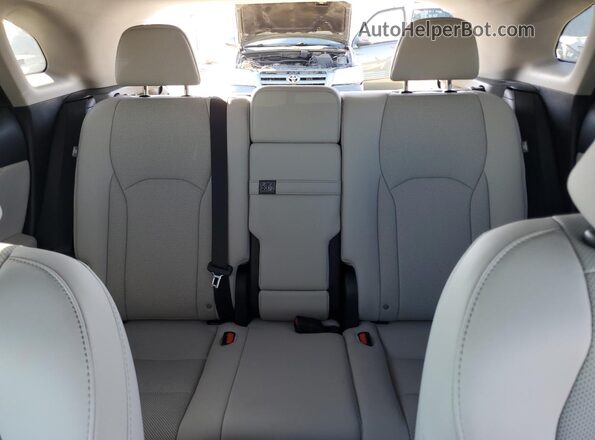 2T2AZMDA9MC272736 2021 LEXUS RX Silver Widok tylnych siedzeń