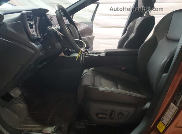 2T2BAMCA1PC022182 2023 LEXUS RX Brown Widok wnętrza z przodu