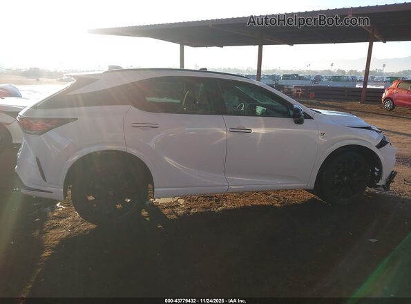 2T2BCMEA4RC016712 2024 LEXUS RX 500H White უკანა სალონის ხედი