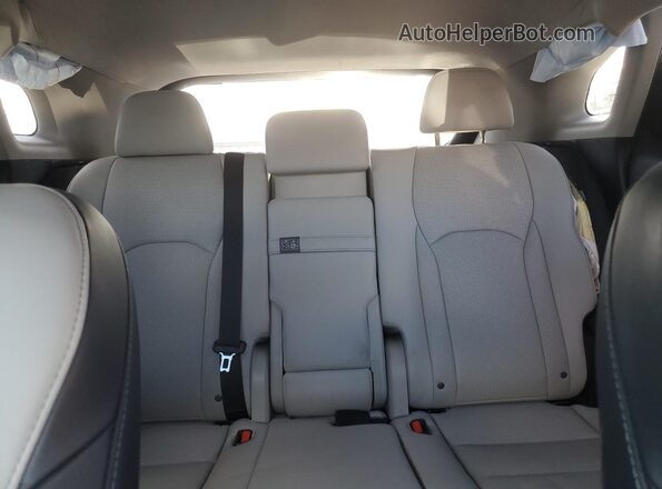 2T2BZMCA0GC010467 2016 LEXUS RX Silver Widok tylnych siedzeń