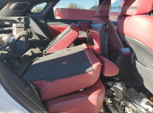 2T2BZMCA0JC143009 2018 LEXUS RX White Widok wnętrza z tyłu