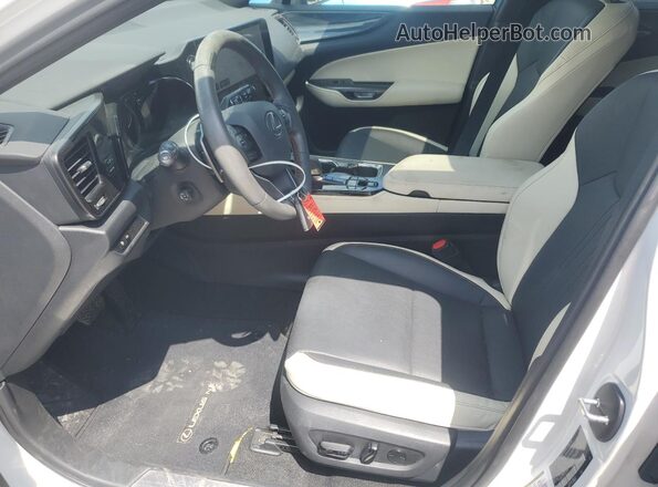 2T2GGCEZ2RC032515 2024 LEXUS NX White Front interior view