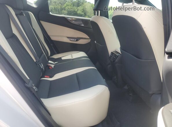 2T2GGCEZ2RC032515 2024 LEXUS NX White Rear interior view