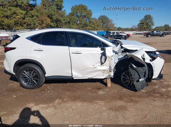 2T2HGCEZ9SC085299 2025 LEXUS NX 350 White Rear interior view