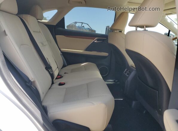 2T2HZMAA7NC256328 2022 LEXUS RX White Vista interior trasera