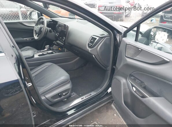 2T2KGCEZXPC025030 2023 LEXUS NX 350 Черный Вид салона спереди