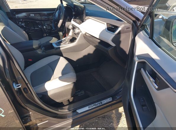 2T3A1RFV7PC372113 2023 TOYOTA LE Gray Widok wnętrza z przodu