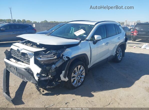 2T3C1RFV8PW280581 2023 TOYOTA LE White Front left