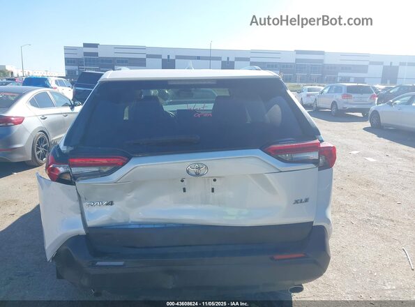 2T3C1RFV8PW280581 2023 TOYOTA LE White 