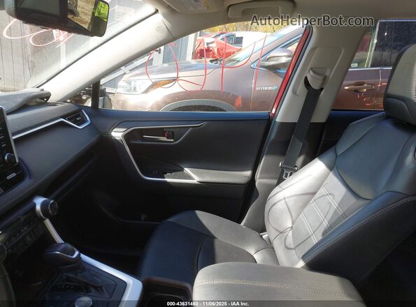 2T3DWRFV3KW022435 2019 TOYOTA LIMITED Red Вид салону спереду