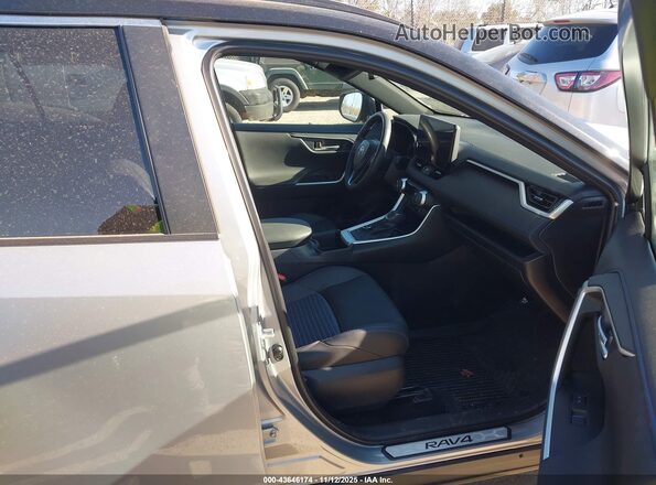 2T3E6RFV6RW055654 2024 TOYOTA RAV4 HYBRID Белый Вид салона спереди