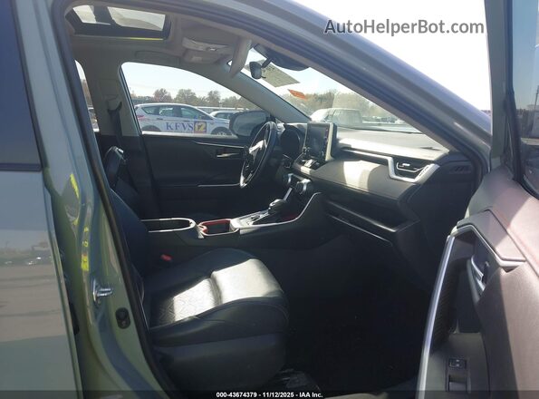 2T3J1RFV3LC122071 2020 TOYOTA RAV4 Green Front interior view